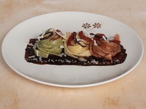 Pasta tres colores en sábana de mole