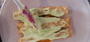 Flautas mettere la salsa di avocado